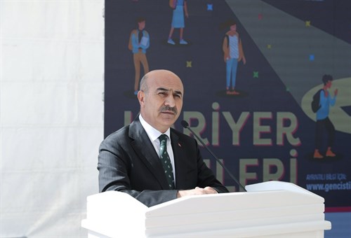 Vali Demirtaş, Kariyer Günleri Etkinliğinin Açılış Törenine Katıldı
